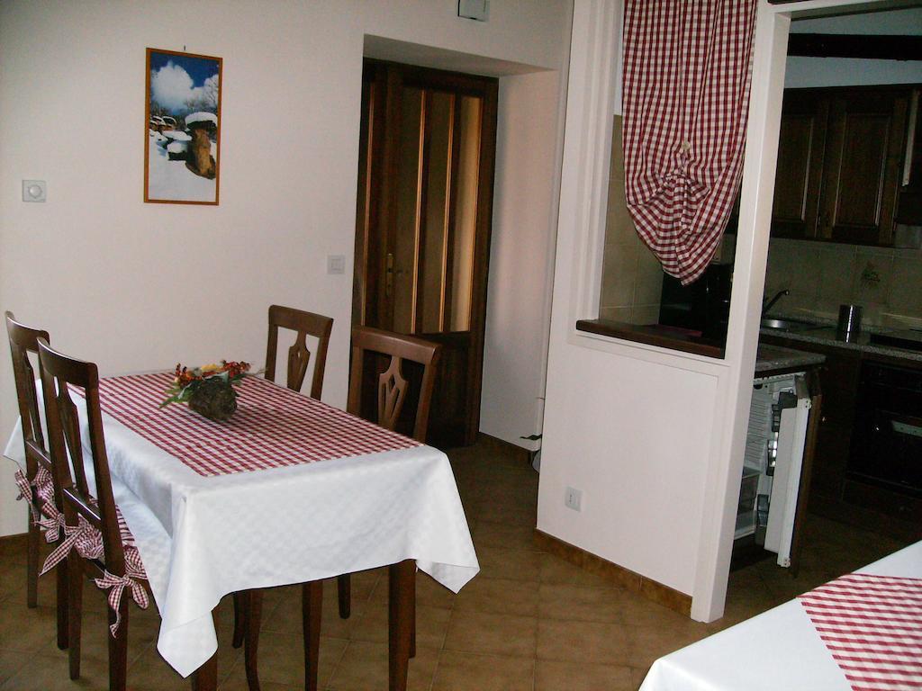 Il Barucin Bed and Breakfast Villar San Costanzo Habitación foto